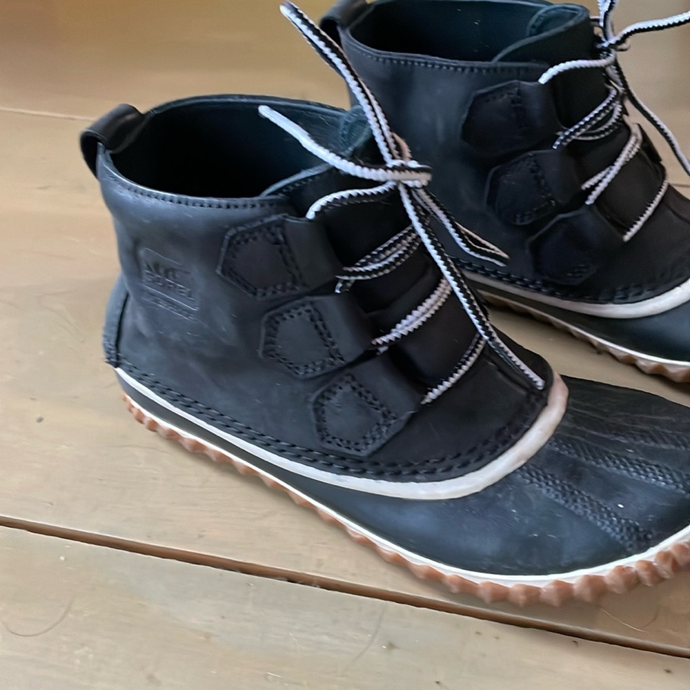 Sorel Out n About black waterproof boots, 5